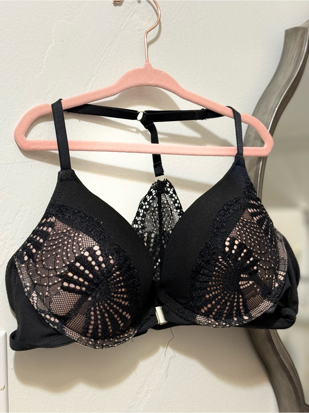 Vince Camuto Black Lace Front-Close T-Back Bra